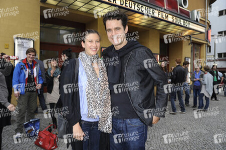Tom Tykwer mit Frerundin Marie Steinmann
