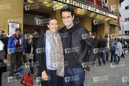 Tom Tykwer mit Frerundin Marie Steinmann