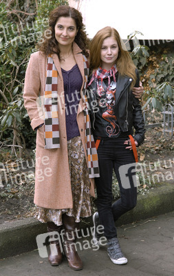 Proschat Madani, Josefine Preuß