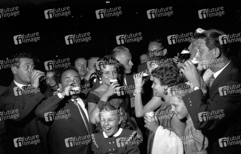 Cornelia Froboess, Sonja Ziemann, Paul Martin und Schauspielerkollegen