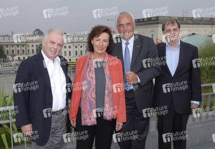 Daniel Barenboim, Waltraud Meier, Hans-Reiner Schröder, Ronald H. Adler