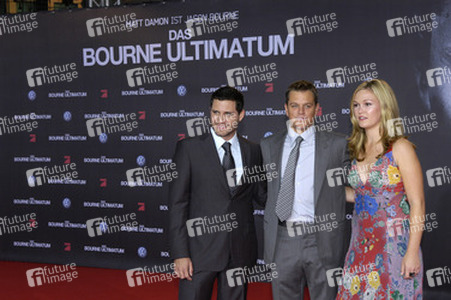 Edgar Ramirez, Matt Damon, Julia Stiles