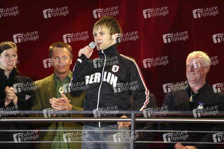 Liv Tyler, Viggo Mortensen, Dominic Monaghan, Bernard Hill