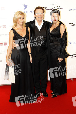 Wolfgang Lippert mit Gattin Gesine und Gast