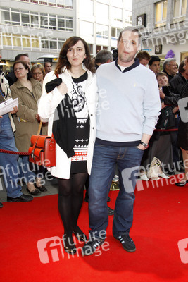 Iain Dilthey mit Begleitung