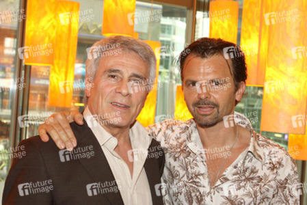 Gojko Mitic, Zsolt Bács