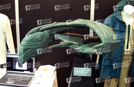 Original Modell eines romulansichen Warbirds aus 'Star Trek: The Next Generation'