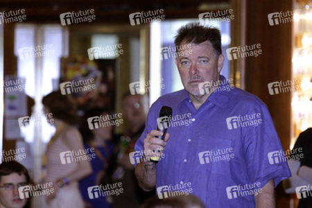 Jonathan Frakes