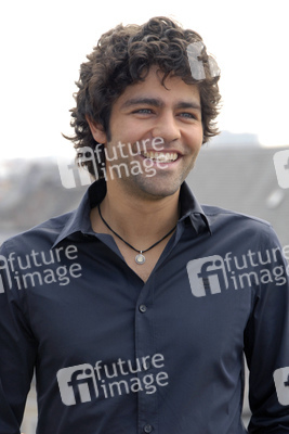 Adrian Grenier