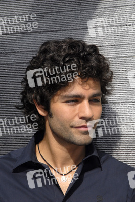 Adrian Grenier