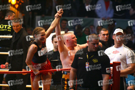 Regina Halmich, Stefan Raab