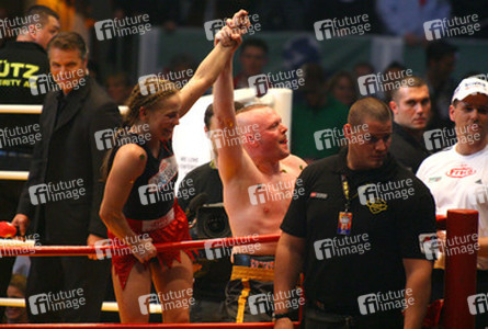 Regina Halmich, Stefan Raab