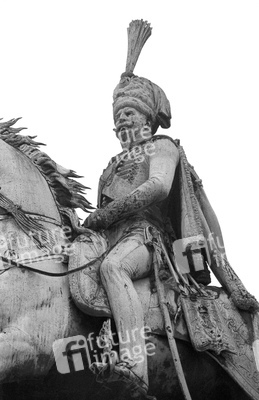 Ernst August Denkmal am Bahnhofsvorplatz