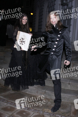 John Kelly, Maite Itoiz