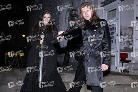 John Kelly, Maite Itoiz