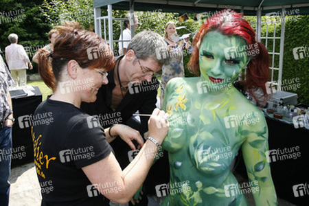 Jörg Düsterwald mit Model Nadine und Assistentin Sunny