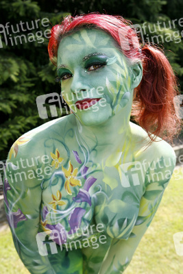 Pflanzenfrau / Plant-Woman