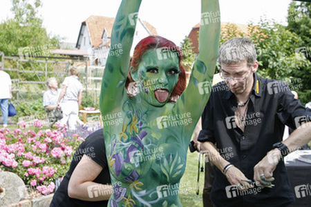 Jörg Düsterwald mit Model Nadine und Assistentin Sunny