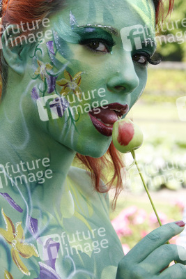 Pflanzenfrau / Plant-Woman