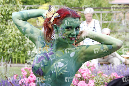 Pflanzenfrau / Plant-Woman