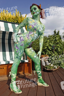 Pflanzenfrau / Plant-Woman