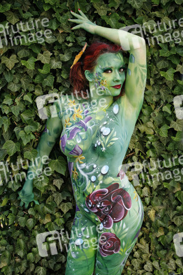 Pflanzenfrau / Plant-Woman