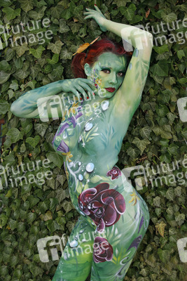 Pflanzenfrau / Plant-Woman