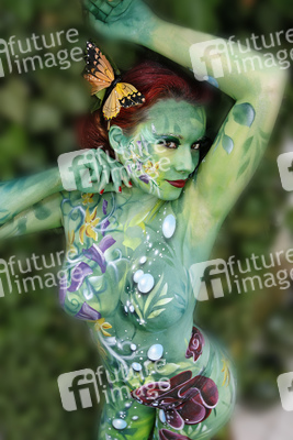 Pflanzenfrau / Plant-Woman