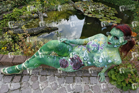 Pflanzenfrau / Plant-Woman