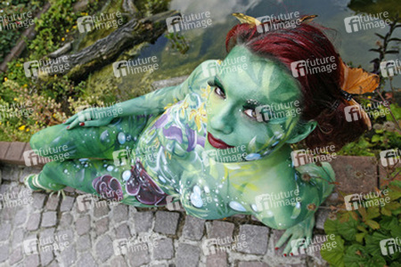 Pflanzenfrau / Plant-Woman