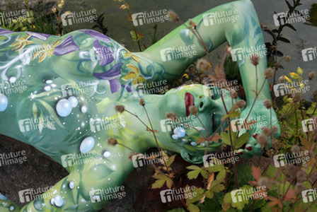 Pflanzenfrau / Plant-Woman