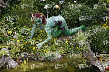 Pflanzenfrau / Plant-Woman