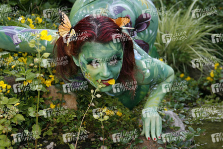 Pflanzenfrau / Plant-Woman