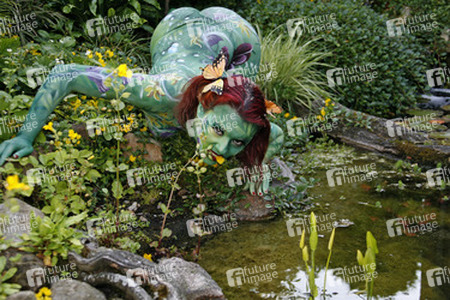 Pflanzenfrau / Plant-Woman