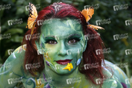 Pflanzenfrau / Plant-Woman