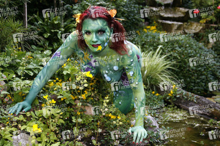 Pflanzenfrau / Plant-Woman