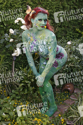 Pflanzenfrau / Plant-Woman