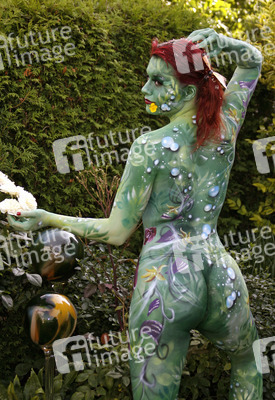 Pflanzenfrau / Plant-Woman