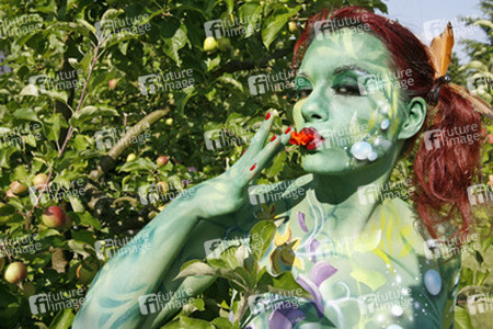 Pflanzenfrau / Plant-Woman