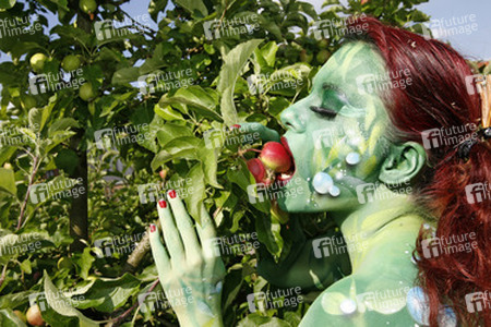 Pflanzenfrau / Plant-Woman