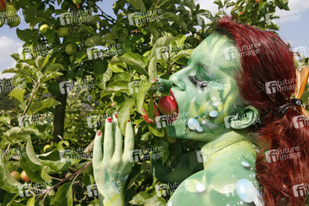 Pflanzenfrau / Plant-Woman