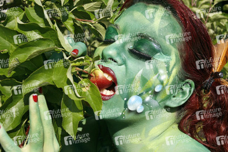 Pflanzenfrau / Plant-Woman