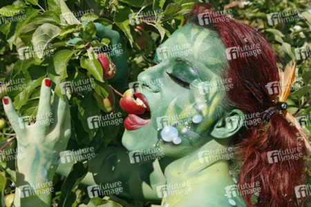 Pflanzenfrau / Plant-Woman