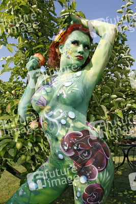 Pflanzenfrau / Plant-Woman