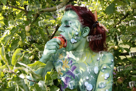 Pflanzenfrau / Plant-Woman