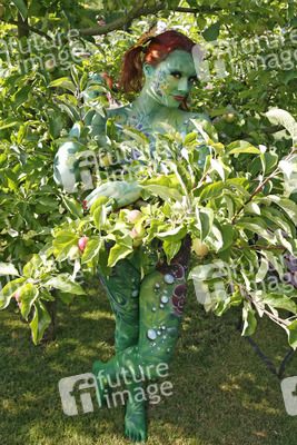 Pflanzenfrau / Plant-Woman