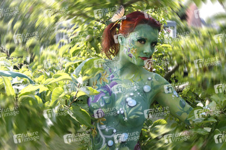 Pflanzenfrau / Plant-Woman