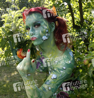 Pflanzenfrau / Plant-Woman