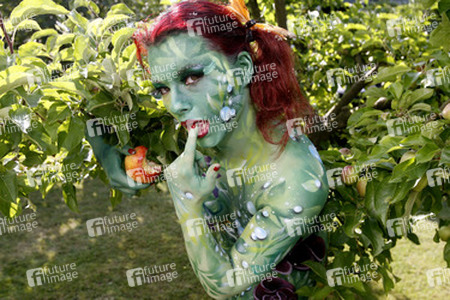 Pflanzenfrau / Plant-Woman