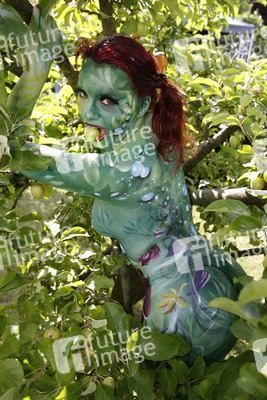 Pflanzenfrau / Plant-Woman